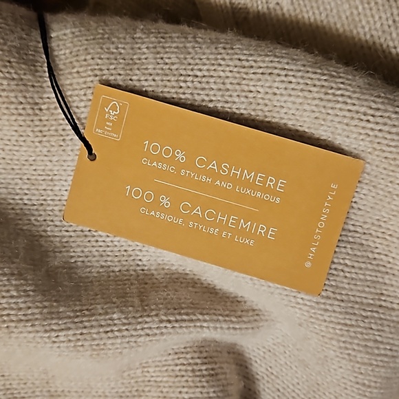NWT Halston Women's 100% 2 Ply Cashmere Sweater Beige Tan Oversized Medium/Small - Picture 6 of 7